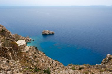 Amorgos adasındaki Ege Denizi. Hozoviotissa Manastırı, Kiklad, Yunanistan