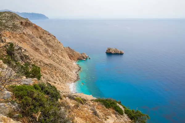 Amorgos adasındaki Ege Denizi. Hozoviotissa Manastırı, Kiklad, Yunanistan