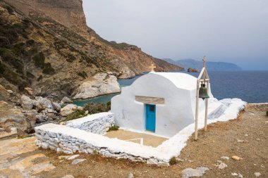 Amorgos adasındaki küçük Agia Anna şapeli, Kiklad, Yunanistan