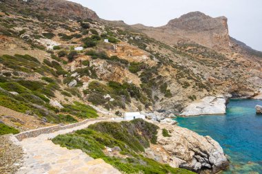 Amorgos 'un Agia Anna plajı, adanın en ünlü plajı. Cyclades, Yunanistan