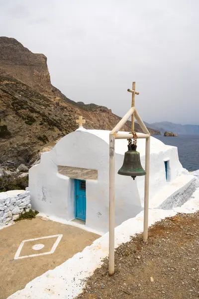 Amorgos adasındaki küçük Agia Anna şapeli, Kiklad, Yunanistan