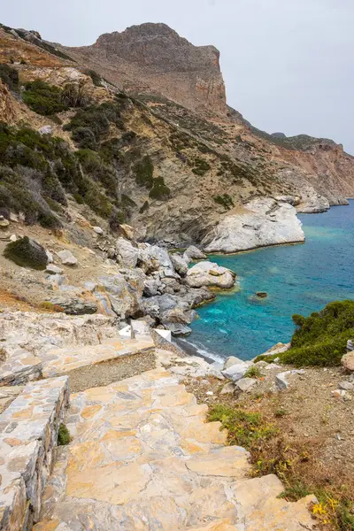 Amorgos 'un Agia Anna plajı, adanın en ünlü plajı. Cyclades, Yunanistan