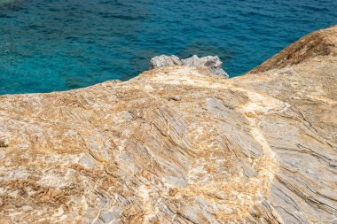 Amorgos Adası, Cyclades, Yunanistan 'daki Rocky plajı Agia Anna