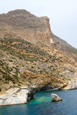 Amorgos 'un Agia Anna plajı, adanın en ünlü plajı. Cyclades, Yunanistan