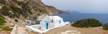 Amorgos 'un Agia Anna plajı, adanın en ünlü plajı. Cyclades, Yunanistan