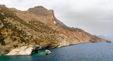 Amorgos 'un Agia Anna plajı, adanın en ünlü plajı. Cyclades, Yunanistan