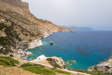 Amorgos 'un Agia Anna plajı, adanın en ünlü plajı. Cyclades, Yunanistan