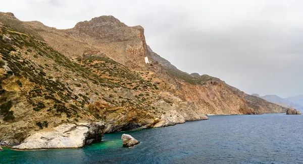 Amorgos 'un Agia Anna plajı, adanın en ünlü plajı. Cyclades, Yunanistan