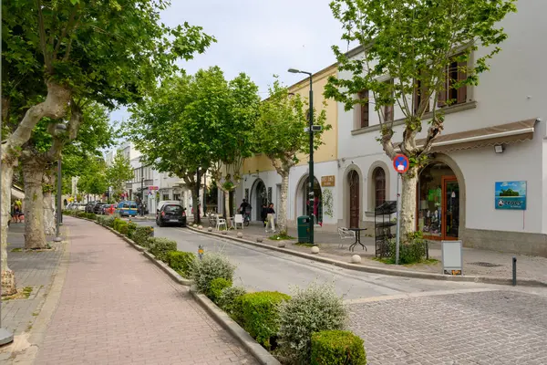 Kos, Yunanistan - 9 Mayıs 2023: Eski Kos Kasabası 'nda sokak. Kos Adası, Dodecanese, Yunanistan