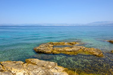 Likva Körfezi, Brac adasında Sutivan yakınlarında yer almaktadır. Hırvatistan