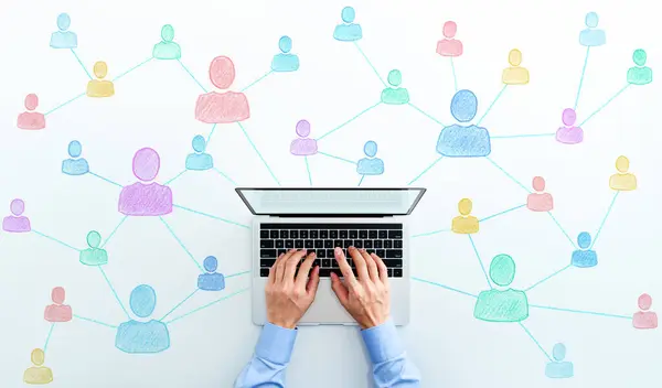Mensen Netwerken Internet Met Behulp Van Laptop Witte Achtergrond Concept Stockfoto