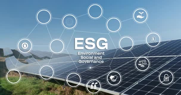 Esg環境社会ガバナンス投資ビジネスコンセプト Esgアイコン ソーラーパネルクローズアップ グリーンテクノロジーコンセプト ビジネス投資戦略コンセプト デジタルホログラム ビデオ — ストック動画