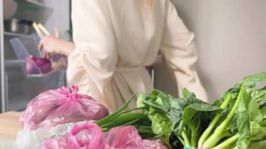 Sağlıklı Yeme Video Girişi Kadın Depoyla Buzdolabı Düzenledi