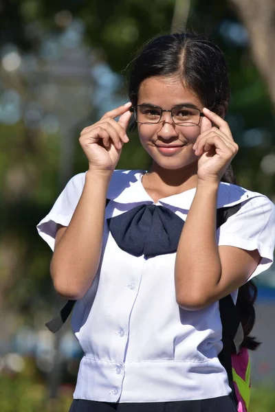 Posing Beautiful Diverse Girl Ungdom Med Glasögon — Stockfoto