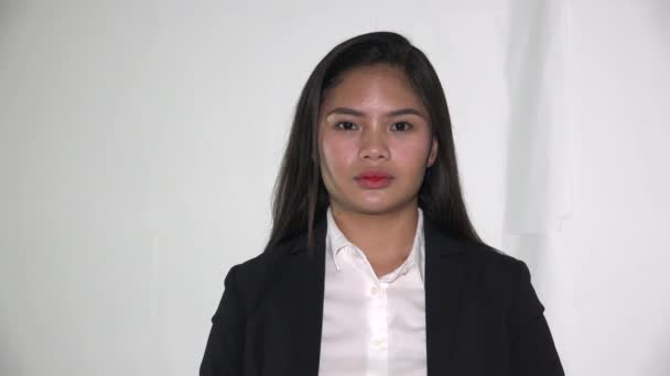 Divers Unemotional Philippine Femme Affaires Isolée — Video