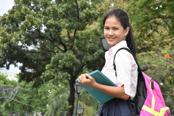 Estudante Jovem Minoria Feminina Felicidade Vestindo Mochila Com Cadernos — Fotografia de Stock