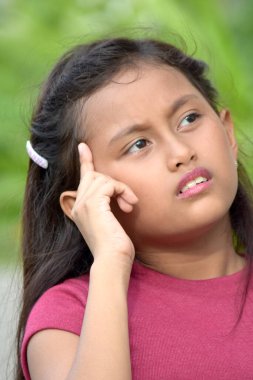 Düşünceli Bir Genç Çeşitli Kişi