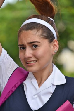 Bir Kız Öğrenci ve Şaşkınlık