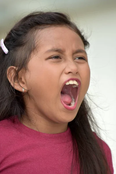 一个高喊的亚洲儿童 — 图库照片