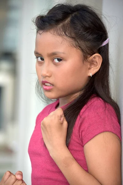 Uma Adolescente Asiática Jovem Irritada — Fotografia de Stock