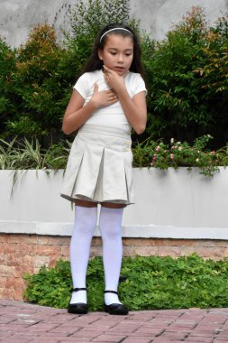 Kadın Çocuk Sağlığı Fakir Etek Giyen Ayakta Duran