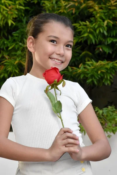 Ένα Χαμογελαστό Όμορφο Κορίτσι Φιλιππινέζα Closeup — Φωτογραφία Αρχείου