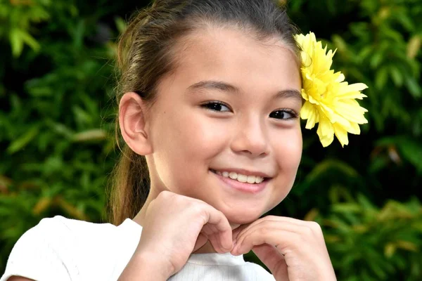 Niedliche Diverse Mädchen Kind Lächeln Nahaufnahme — Stockfoto