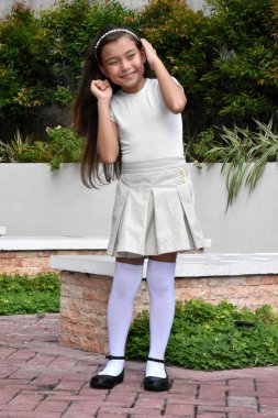 Philippina Kadın ve Mutluluk Park 'ta Duruyor