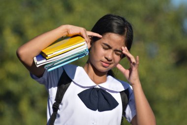 Bir Okul Kız Ve Anksiyete