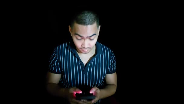 Asian Man Using Cell Phone — Stock Video