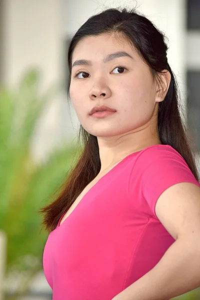 Seorang Wanita Cina Muda Yang Tidak Emosional — Stok Foto
