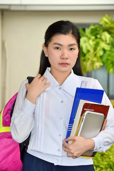 Defterleri Olan Duygusuz Öğrenci Liseli Kız — Stok fotoğraf