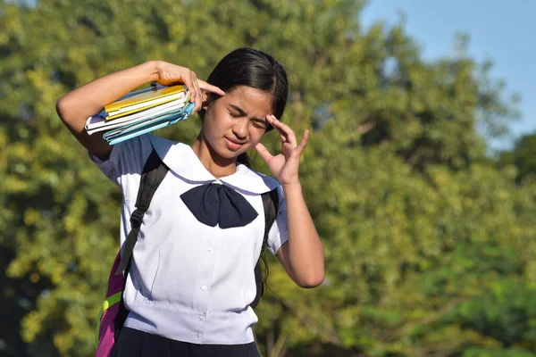 Uma Estudante Filipina Estressada — Fotografia de Stock