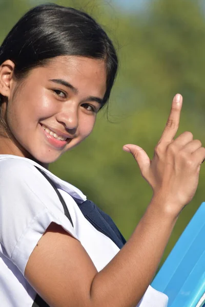 Uma Jovem Feliz Filipina Pessoa — Fotografia de Stock