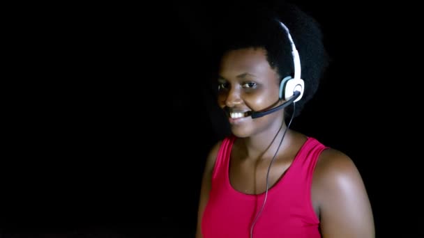 African Adult Γυναικεία Εξυπηρέτηση Πελατών — Αρχείο Βίντεο
