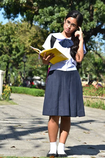 Uma Menina Estudante Confusão — Fotografia de Stock