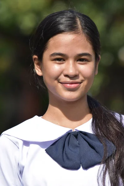 Mladý Filipínský Dívčí Portrét — Stock fotografie