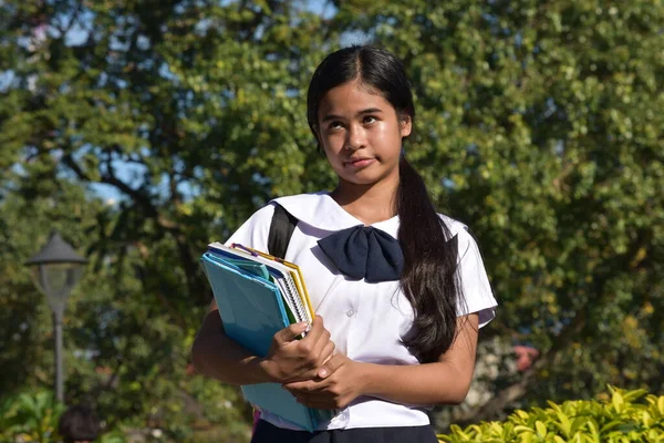 Uncare Filipina Escola Menina Vestindo Uniforme Escolar — Fotografia de Stock