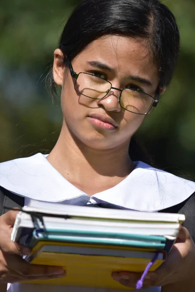 Meisje Student Verwarring Met Schoolboeken — Stockfoto