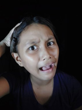 Stresli bir Asyalı Kadın Çocuk