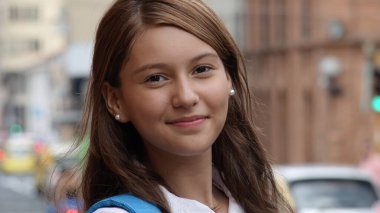 Asyalı genç öğrenci portresi