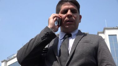 genç işadamı cep telefonunuzun konuşma