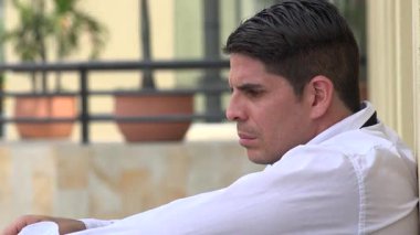 yakışıklı iş adamı, düşünüyor