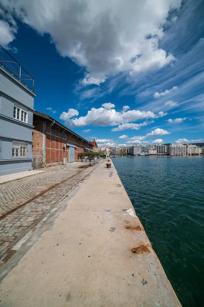 Blick Auf Den Hafen Von Thessaloniki Einem Schönen Sonnigen Tag — Stockfoto