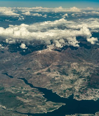 35.000 feet yükseklikte uçak penceresinden nadir fotoğraflar.