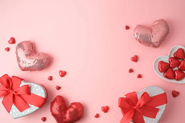 Happy Valentines Day Hintergrund Mit Herzformen Geschenkbox Und Pralinen Draufsicht — Stockfoto