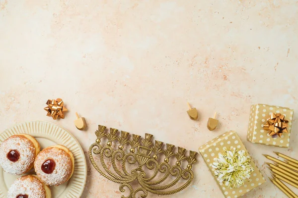 Festa Ebraica Concetto Hanukkah Con Ciambelle Tradizionali Menorah Scatola Regalo — Foto Stock