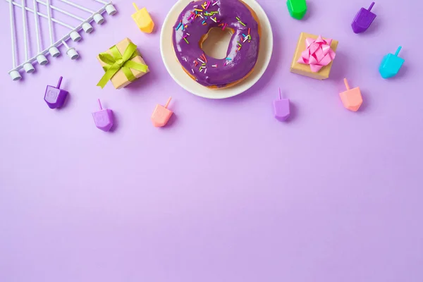 Férias Judaicas Hanukkah Conceito Com Donuts Menorah Spinning Tops Caixa — Fotografia de Stock