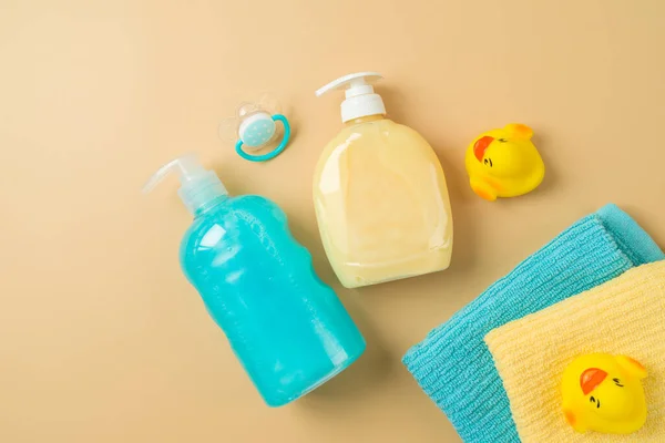 Infant Health Care Products Baby Shampoo Duck Toys Towel Modern — Stock Photo, Image