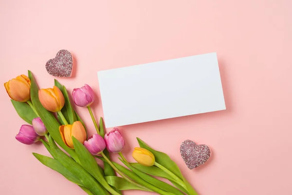 Tarjeta Felicitación Del Día Madre Feliz Maqueta Con Flores Tulipán — Foto de Stock